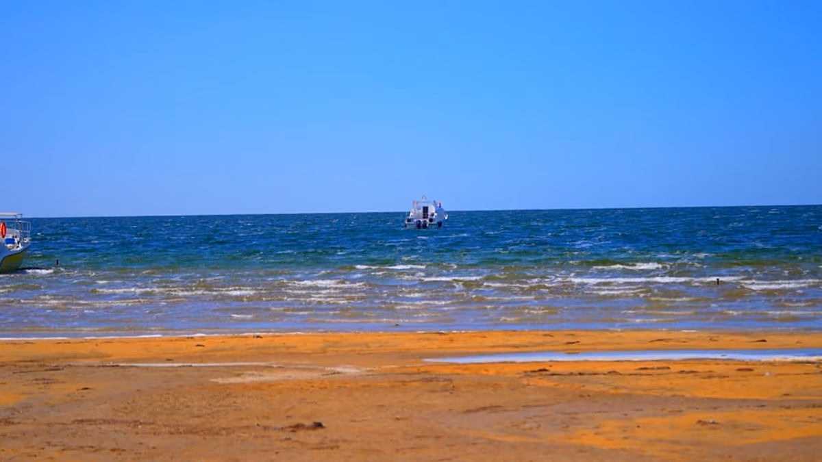Lac Tuzkan – vie et tourisme autour des lacs du désert de Djizak