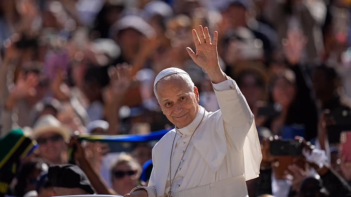 Le pape effectue sa première visite officielle en France depuis 18 ans, rencontrant des survivants d'abus et des dirigeants européens