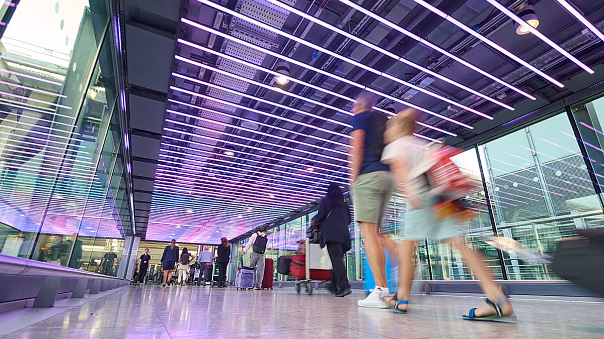 Les portes électroniques des aéroports britanniques deviendront sans passeport et sans contact d'ici début 2027
