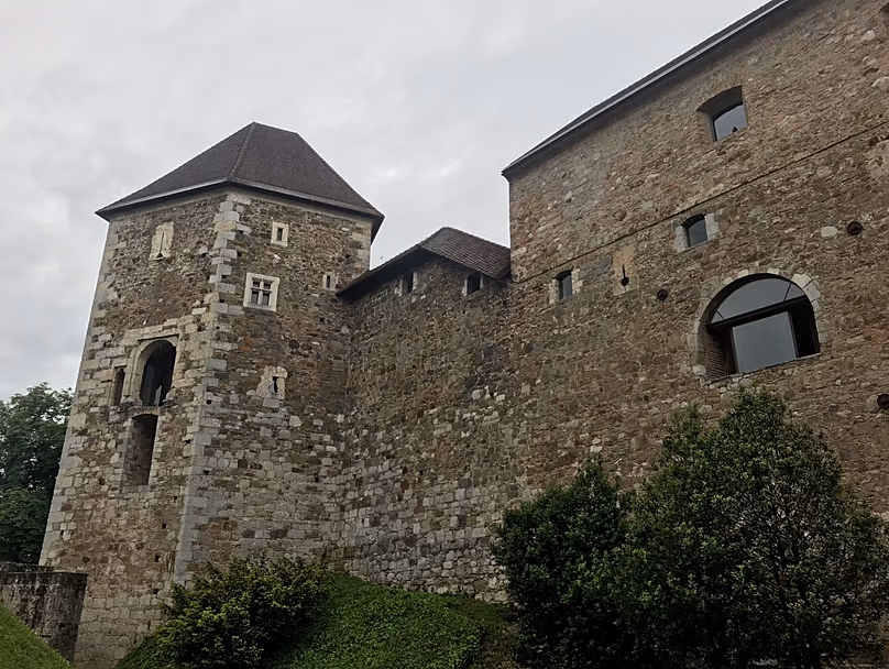 Le château de Ljubljana surplombe la ville