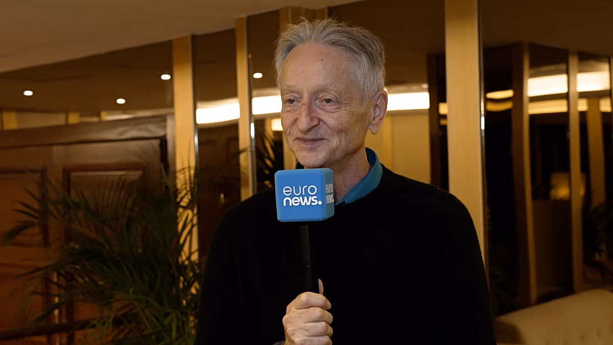 Pensez à l'avenir : le prix Nobel Geoffrey Hinton parle de l'IA bienveillante
