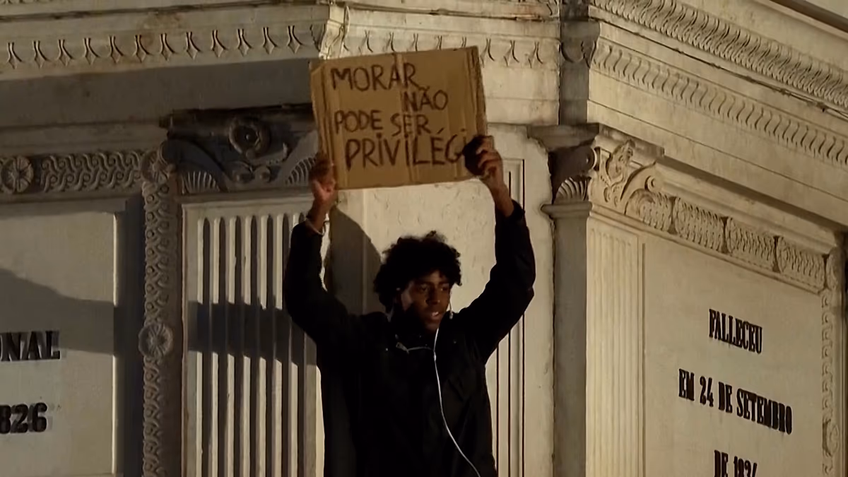 « Une maison ne peut pas être un privilège » : des milliers de personnes se rassemblent à Lisbonne contre la crise du logement